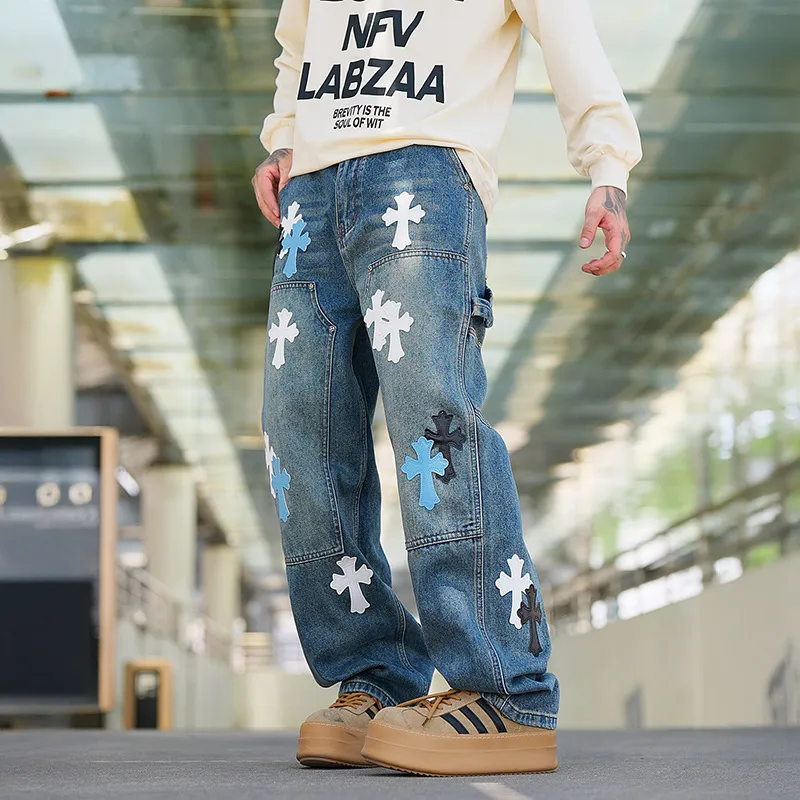 P290 💰 (Top version) chrome hearts ss25 blue, black, blue and white grained leather denim workwear logging pants. Styles with different wash textures, very friendly to people with thin legs and thick legs. The slightly flared version is very flattering to the leg shape. The moderate length is timeless and easy to match. It is the basic styling foundation for various styles. It is a must-have in the wardrobe! The fabric is stiff but also makes the upper body soft without losing texture. The washing process is even more perfect. It is a must-have item for everyone! ! !  Color: blue Size: 30-32-34-36 30 32 34 36 Waist circumference 80 85 90 95 Sitting circumference 105 110 115 120 Foot opening 46 47 48 49 External length 102 103 104 105